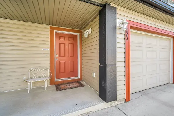 123 Copperfield Ln SE, Calgary, AB T2Z 4S9