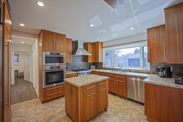 10012 Willowview Rd SE, Calgary, AB T2J 1P4