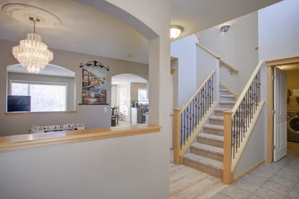 14415 Mt McKenzie Dr SE, Calgary, AB T2Z 3J5