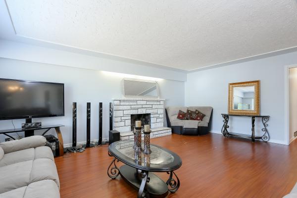 1522 E 54th Ave, Vancouver, BC V5P 1Y4