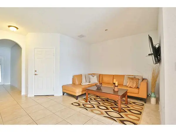 22396 SW 89th Path, Cutler Bay, FL 33190