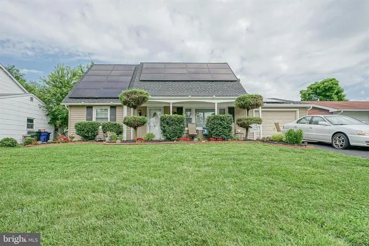 527 Charleston Rd, Willingboro, NJ 08046