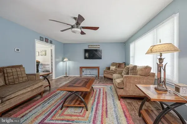 527 Charleston Rd, Willingboro, NJ 08046