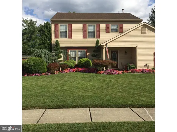 11 S Mars Dr, Sewell, NJ 08080