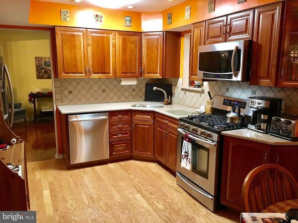11 S Mars Dr, Sewell, NJ 08080