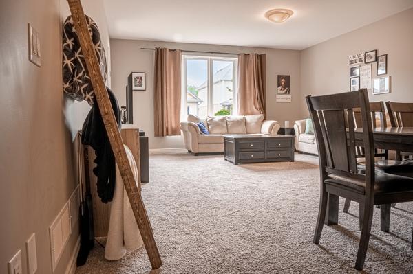 9 Andrew Ln, Thorold, ON L3B