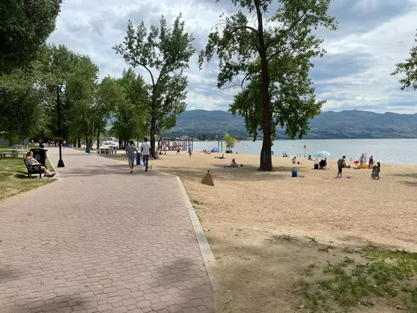 Boyce-Gyro Beach Boardwalk - Lower Mission