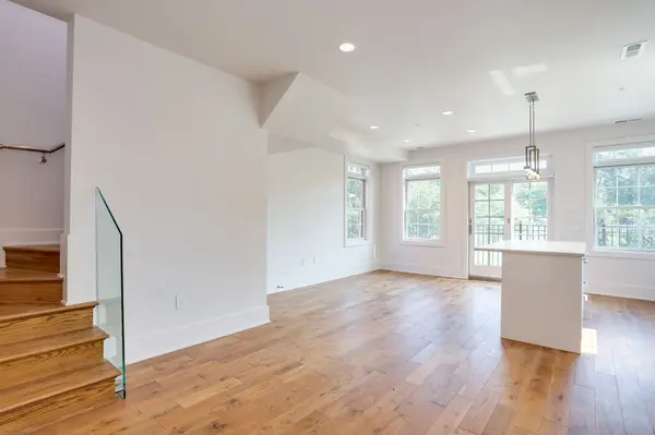 4527 MacArthur Blvd NW #4, Washington, DC 20007