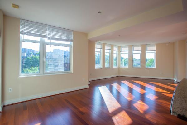 8220 Crestwood Heights Dr #405, Mclean, VA 22102
