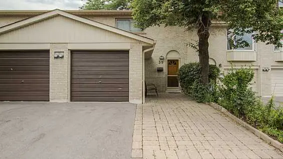 39 Capella Starway, Toronto, ON M2J 1N3