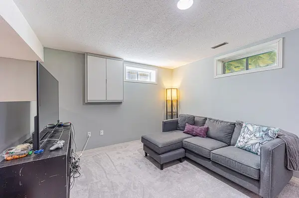 26 Quigley Dr #5, Cochrane, AB T4C 1M2