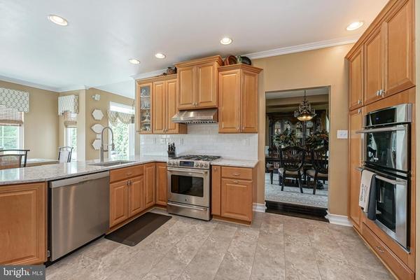 210 Woodline Ct, Mullica Hill, NJ 08062