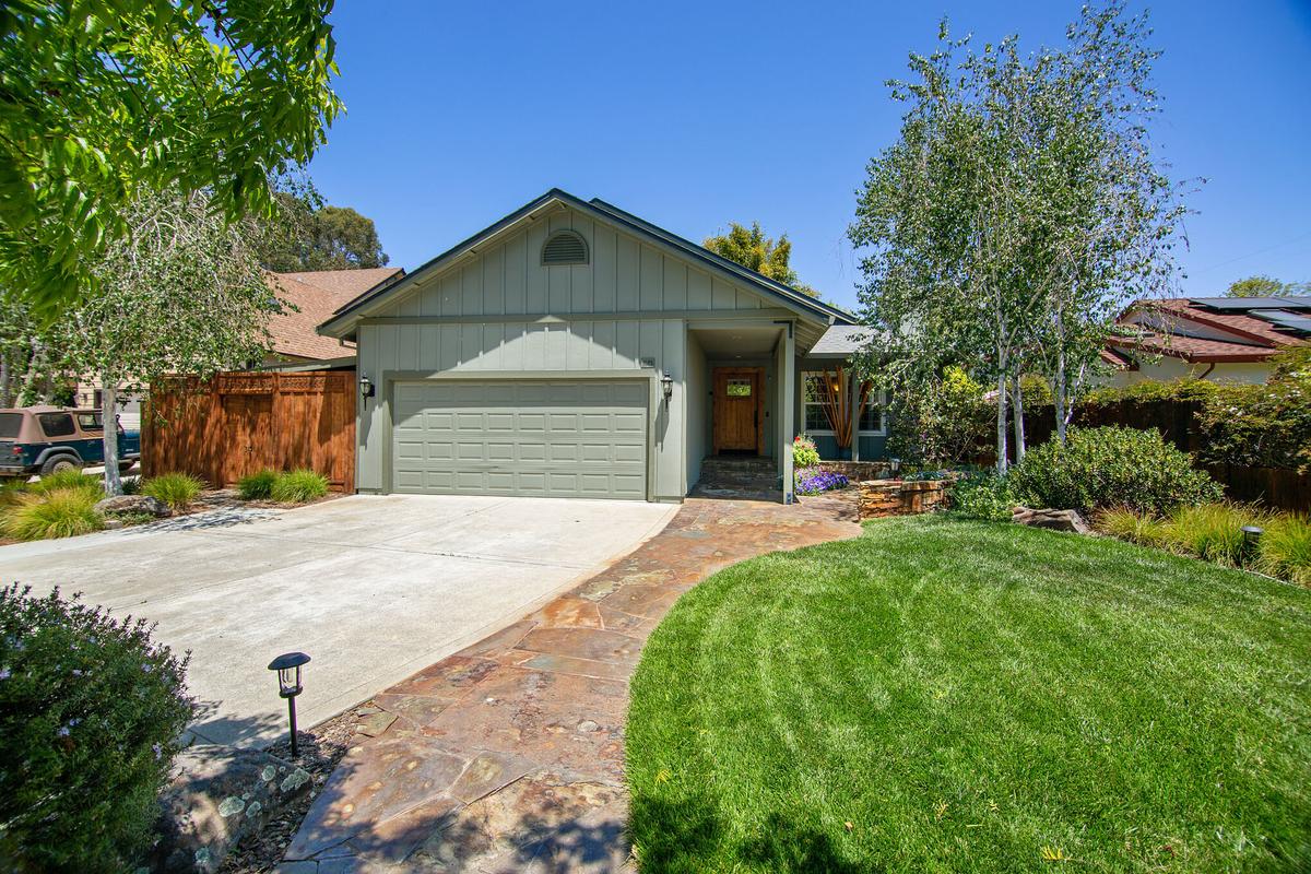1145 Harper Ct, Santa Cruz, CA 95062