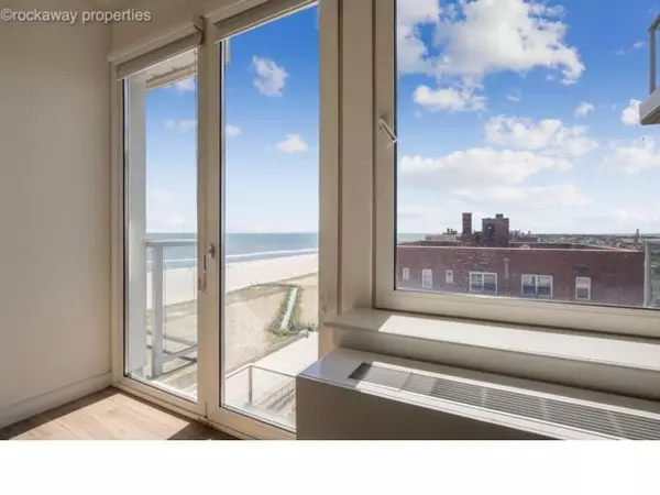 Rockaway Park Ny 11694,,118-20 Ocean Promenade #PH2B