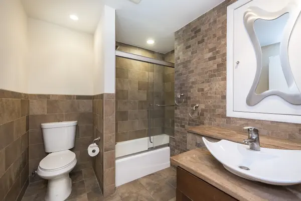 1248 Greentree Ln, Penn Valley, PA 19072