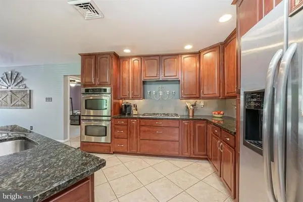 323 Rancocas Blvd, Mt Laurel, NJ 08054