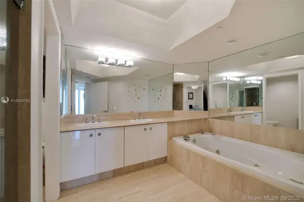 7000 Island Blvd #1805, Aventura, FL 33160