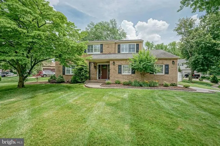 524 Charleston Ct, Mt Laurel, NJ 08054