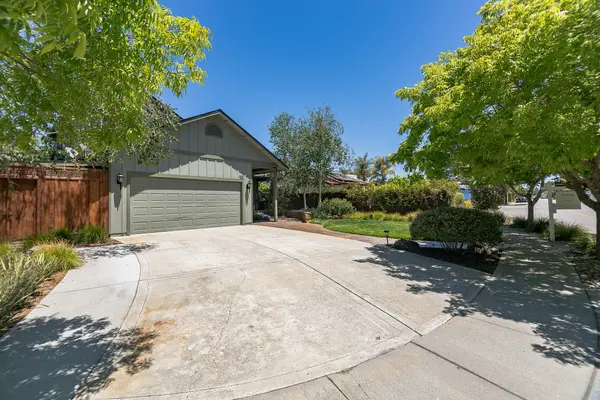 1145 Harper Ct, Santa Cruz, CA 95062