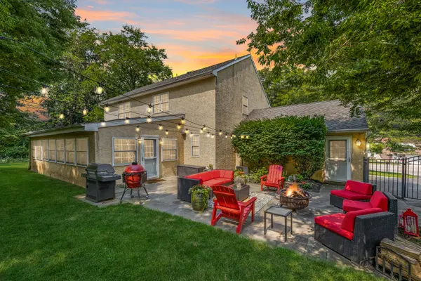 1400 New Hope St, Norristown, PA 19401