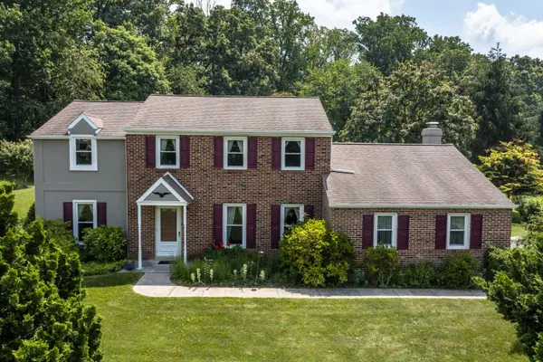 17 Rose Tree Dr, Downingtown, PA 19335
