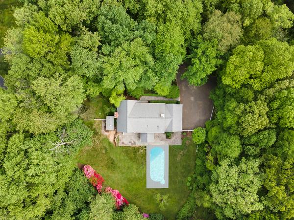 981 Catamount Rd, Fairfield, CT 06824
