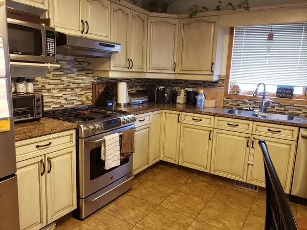 16 Westwood Drive Didsbury AB