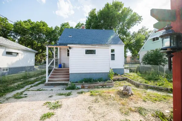 1285 Manitoba Ave, Winnipeg, MB R2X 0K8