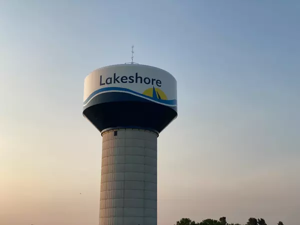 Living in Lakeshore Ontario: A Community Guide,Kris Ramotar