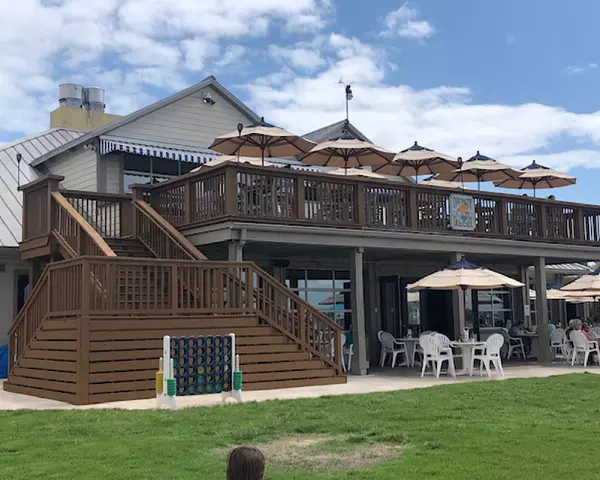 The Salty Dog Cafe,Linnea Brunckhorst