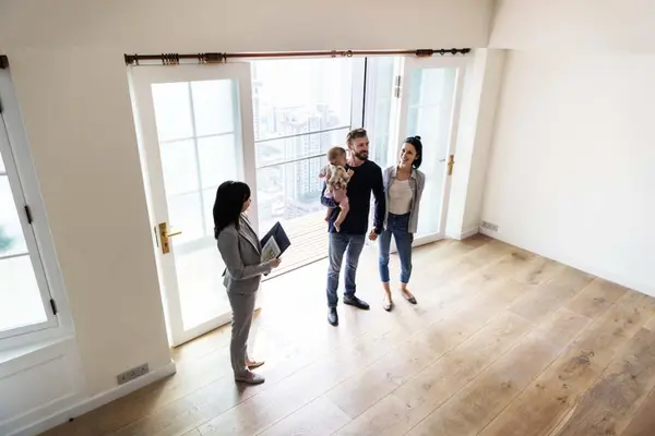 Are Professional Pictures and Videos for Listings Important?,David Campbell