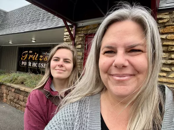 Young's Yums: Fritz's Pour House Bar,Sara Latta-Young