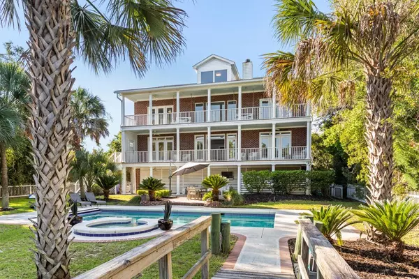 Let’s plan your next vacation - home!,Margaret Marcoe