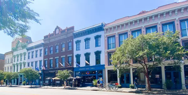 Hyman’s Seafood - A Charleston Institution,Chris Syffus