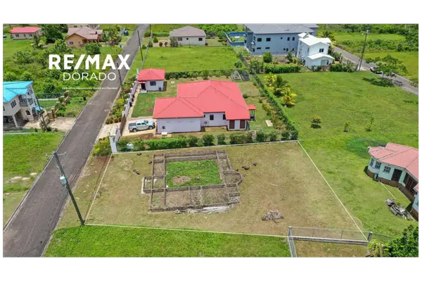 University Heights, Cayo,