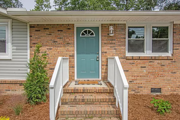 North Charleston SC Home for Sale $269,900,AgentOwned Realty