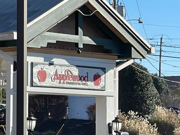 Applewood Farmhouse Grill,Ken Herod