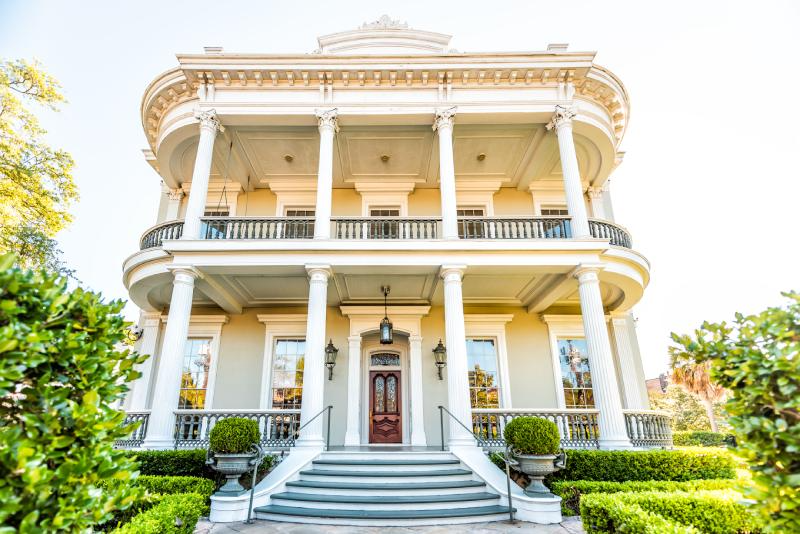 A large old-style mansion in New Orleans