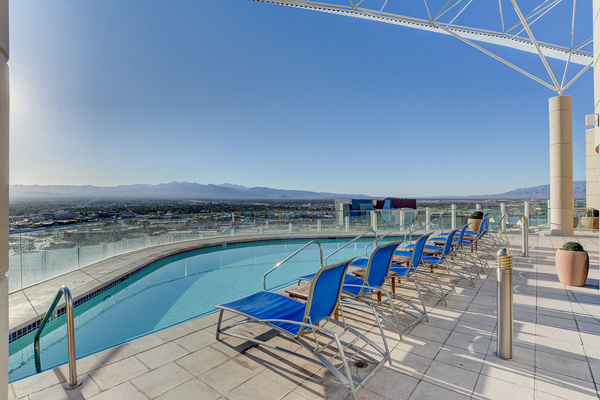 The rooftop swimming pool at Newport Lofts in Las Vegas, Nevada