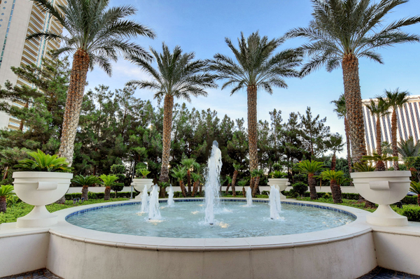 Turnberry Place fountain