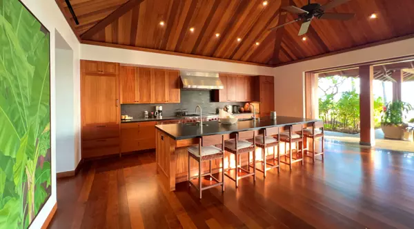 Hawaii Luxury Kitchen Design - Kohanaiki - Kona