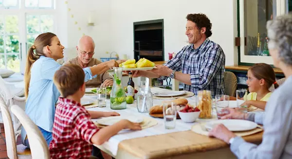 Millions of Americans Have Discovered the Benefits of Multigenerational Households,Anna Shi