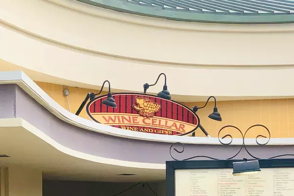 Wine Lover Wine Cellar - Don't Miss the Fun!,Linnea Brunckhorst