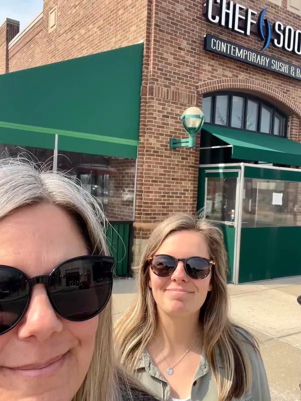 Young's Yums: Chef Soon Contemporary Sushi & Bar,Sara Latta-Young