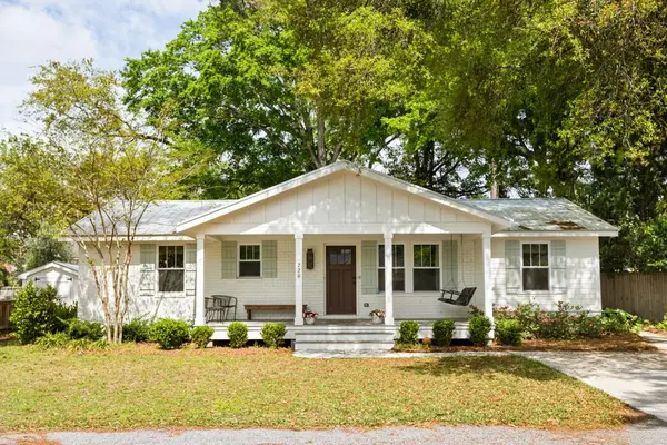 Mount Pleasant SC Home for Sale $1,400,000,AgentOwned Realty