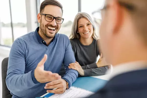 How to Hire a Real Estate Agent - and Be Their Best Client Ever,Jared Thomas