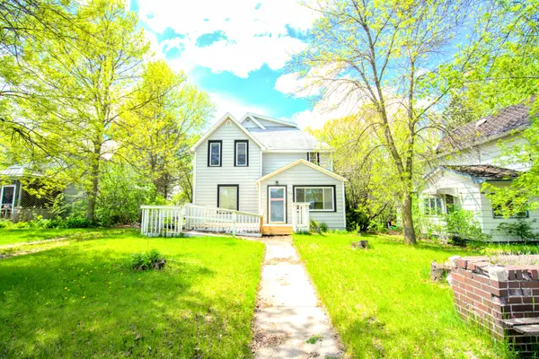 Charming 13BR/5BA Eden Valley Home w/Creek in Back,Chuck Carstensen