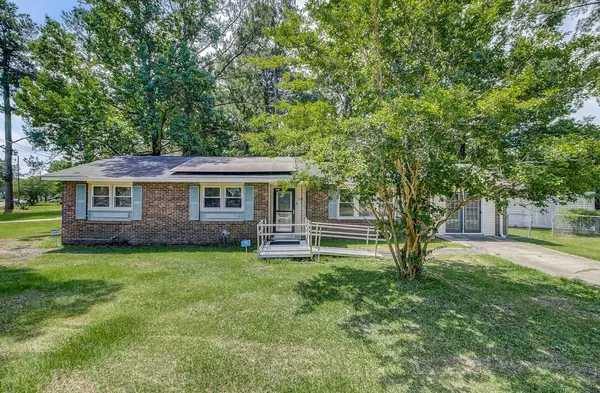 North Charleston Home for Sale $295,000,AgentOwned Realty