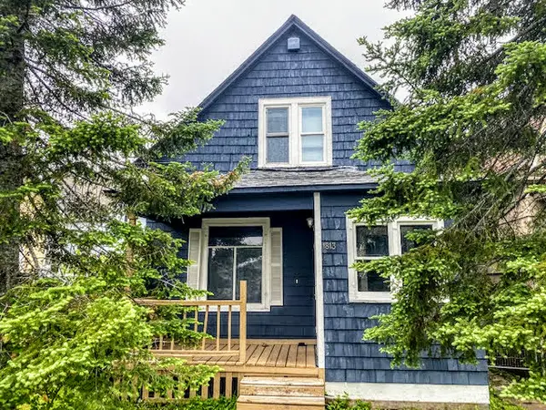 3BR/2BA Superior Home w/Freshly Painted Exteior,Chuck Carstensen