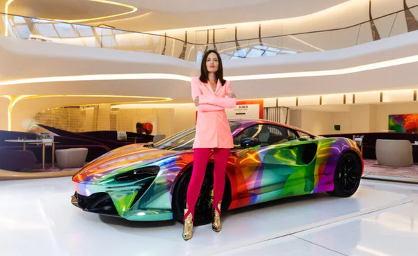 McLaren Automotive Unveils Artura Art Car,Luciane Serifovic